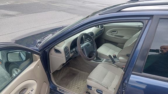 Volvo V40 4 of 5