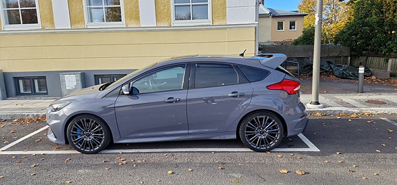 Ford Focus 2 of 4