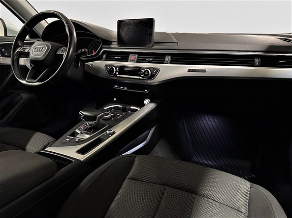 Audi A4 13 of 25