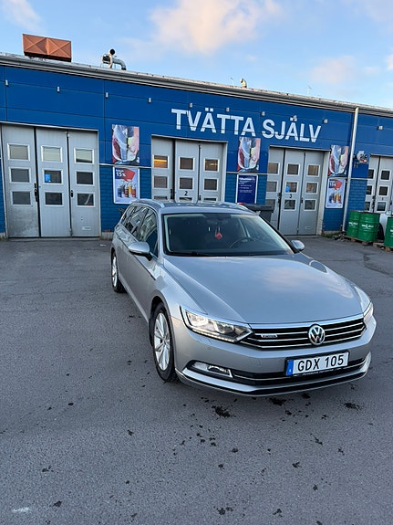 Volkswagen Passat 2 of 5