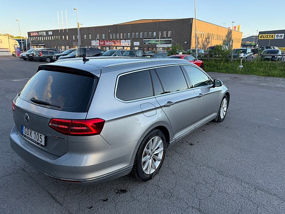 Volkswagen Passat 3 of 5