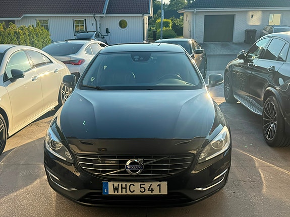 Volvo S60 4 of 5