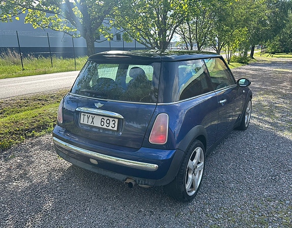MINI Cooper 3 of 5