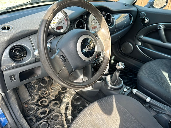 MINI Cooper 5 of 5