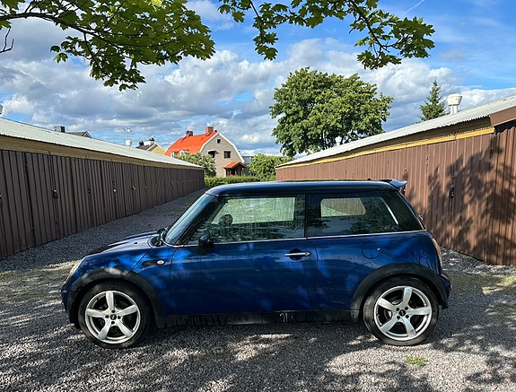 MINI Cooper 2 of 5