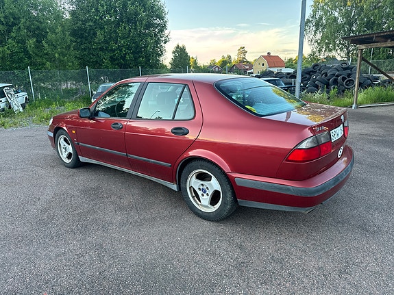 Saab 9-5 3 of 5