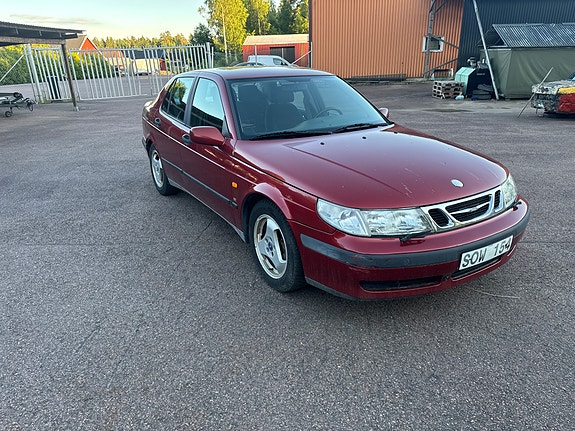 Saab 9-5 2 of 5