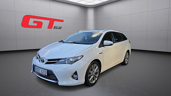 Toyota Auris 3 of 5
