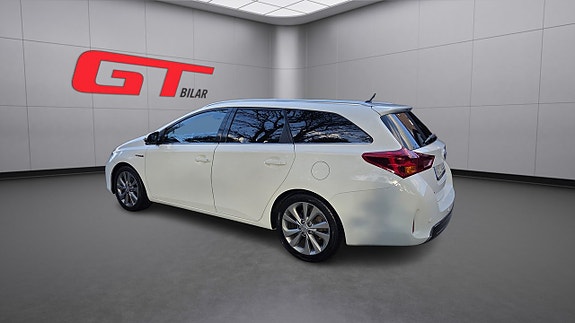 Toyota Auris 5 of 5