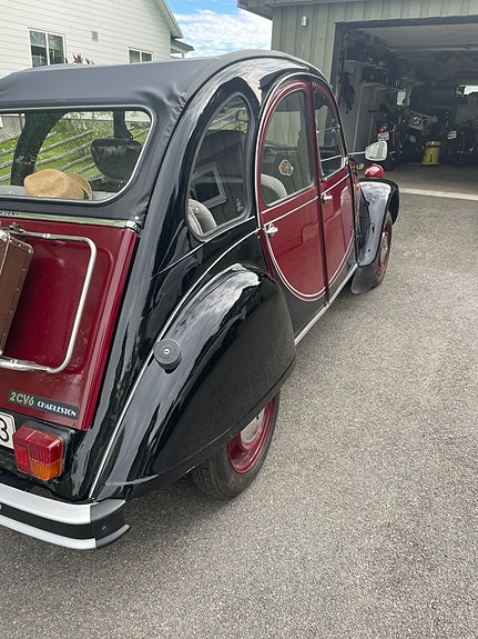 Citroen 2CV 7 of 10
