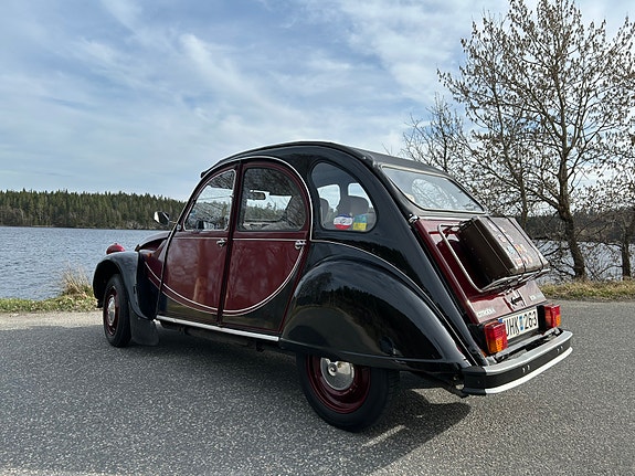 Citroen 2CV 3 of 10