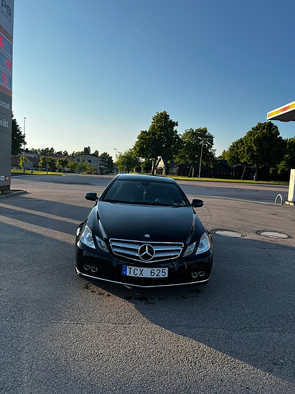 Mercedes-Benz E250 2 of 5