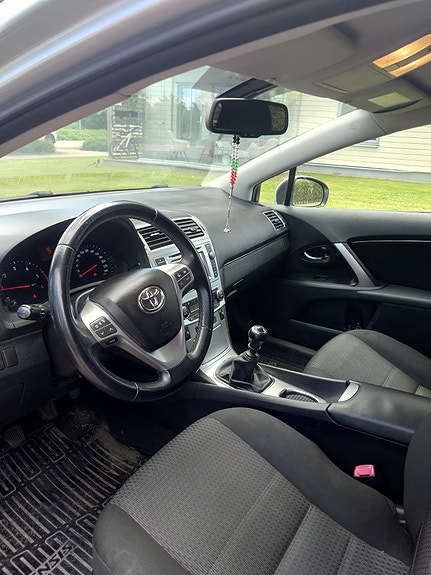 Toyota Avensis 5 of 5