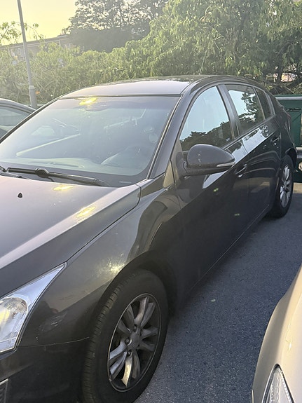 Chevrolet Cruze 4 of 5