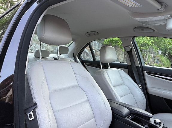 Mercedes-Benz C220 11 of 14