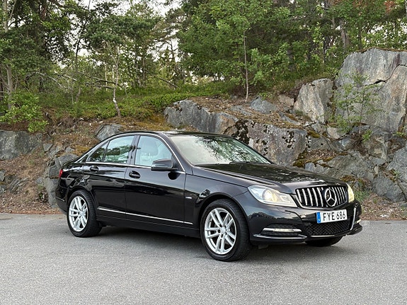 Mercedes-Benz C220 3 of 14
