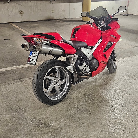 Honda VFR800 V4 VTEC 2 of 4
