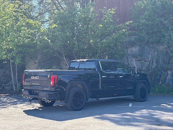 GMC Sierra 4 of 5