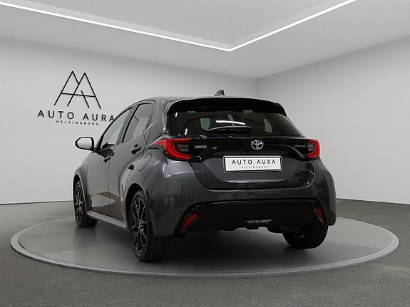 Toyota Yaris 4 of 22