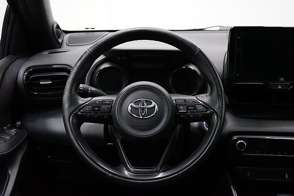 Toyota Yaris 11 of 22