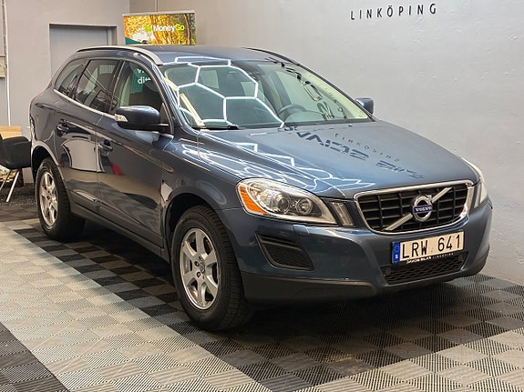 Volvo XC60 2 of 5