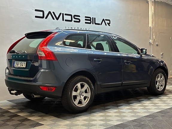 Volvo XC60 3 of 5
