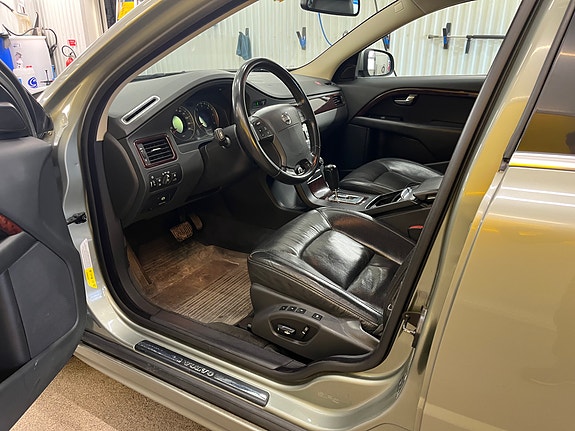 Volvo V70 5 of 5
