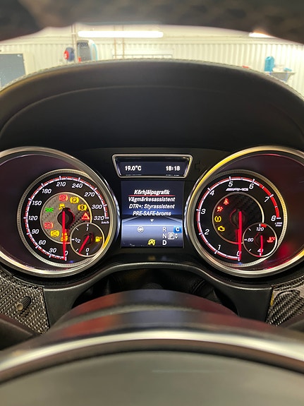 Mercedes-Benz GLE63 19 of 25