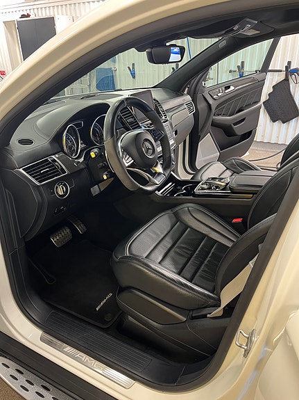 Mercedes-Benz GLE63 8 of 25