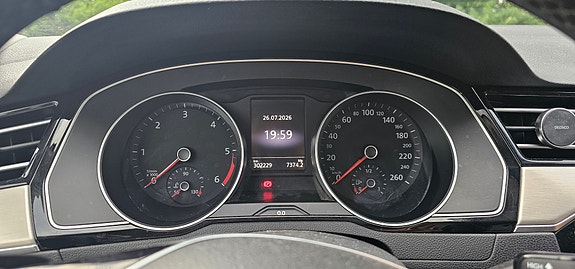 Volkswagen Passat 5 of 6