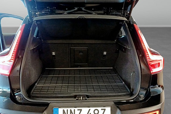Volvo XC40 9 of 9