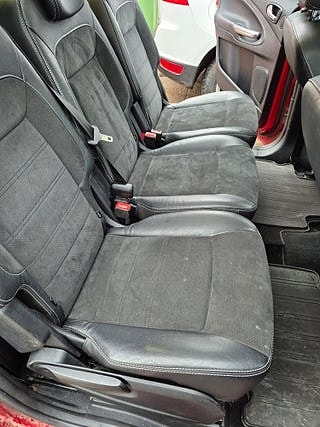 Ford S-MAX 8 of 8