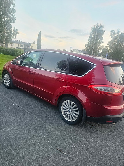 Ford S-MAX 2 of 5