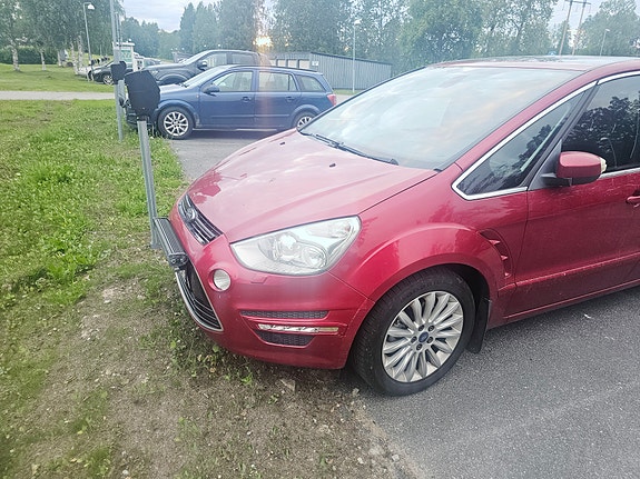 Ford S-MAX 3 of 5