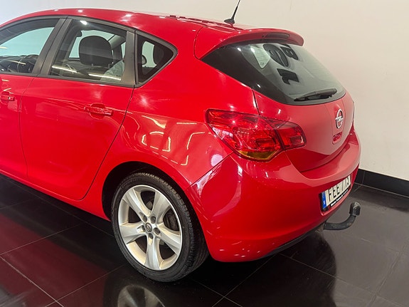 Opel Astra 4 of 5