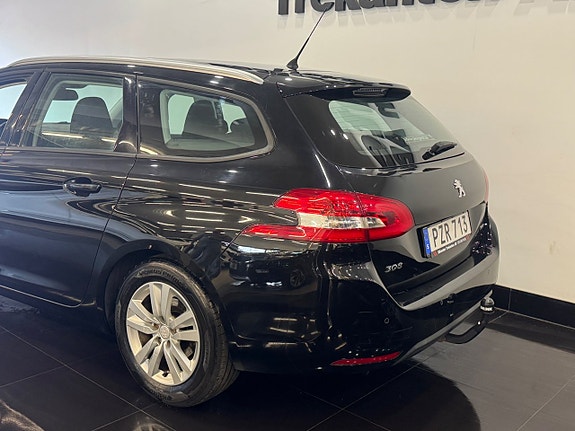 Peugeot 308 SW 4 of 5