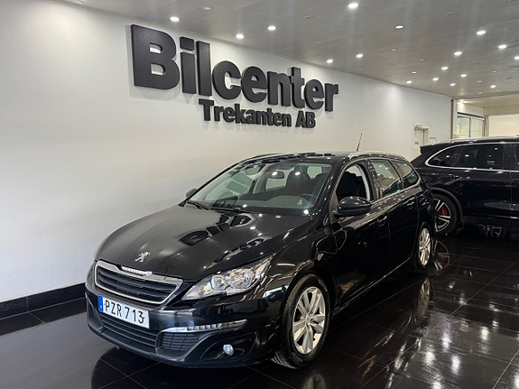 Peugeot 308 SW 2 of 5