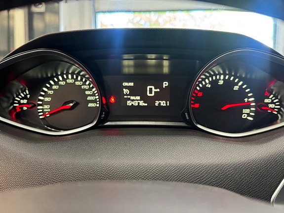 Peugeot 308 SW 10 of 11