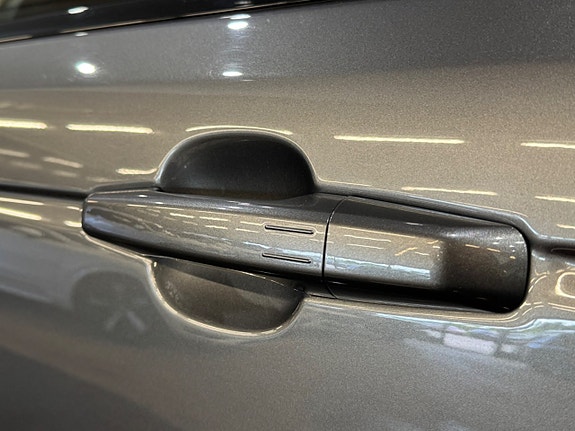 Land Rover Range Rover Sport 6 of 15