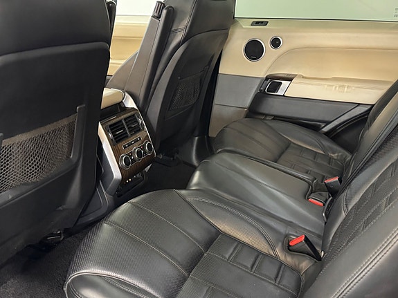 Land Rover Range Rover Sport 7 of 15