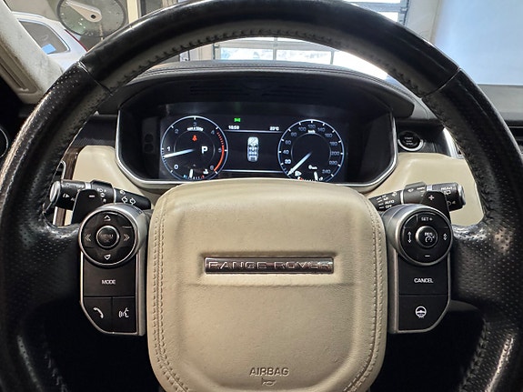 Land Rover Range Rover Sport 14 of 15