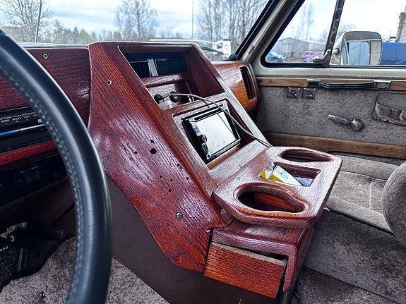 Chevrolet G20 4 of 5