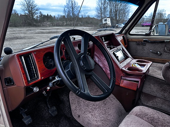 Chevrolet G20 5 of 5