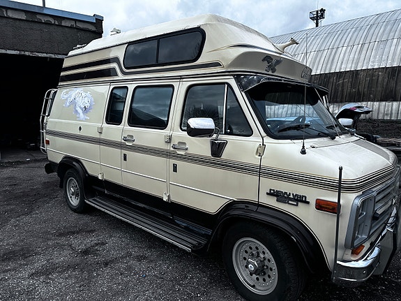 Chevrolet G20 2 of 5