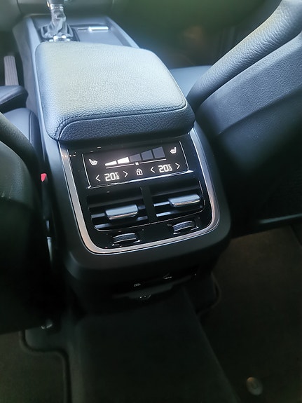 Volvo XC60 7 of 19