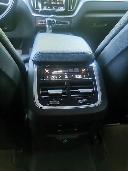 Volvo XC60 19 of 19