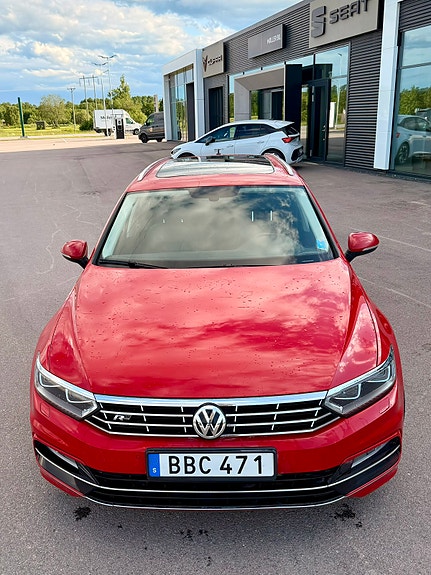 Volkswagen Passat 2 of 5