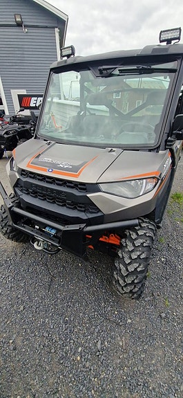 Polaris Ranger XP 1000 Delux 2 of 5