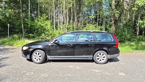 Volvo V70 4 of 5