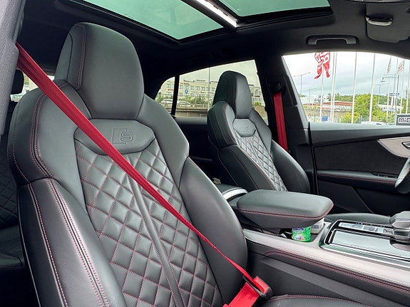 Audi Q8 14 of 22